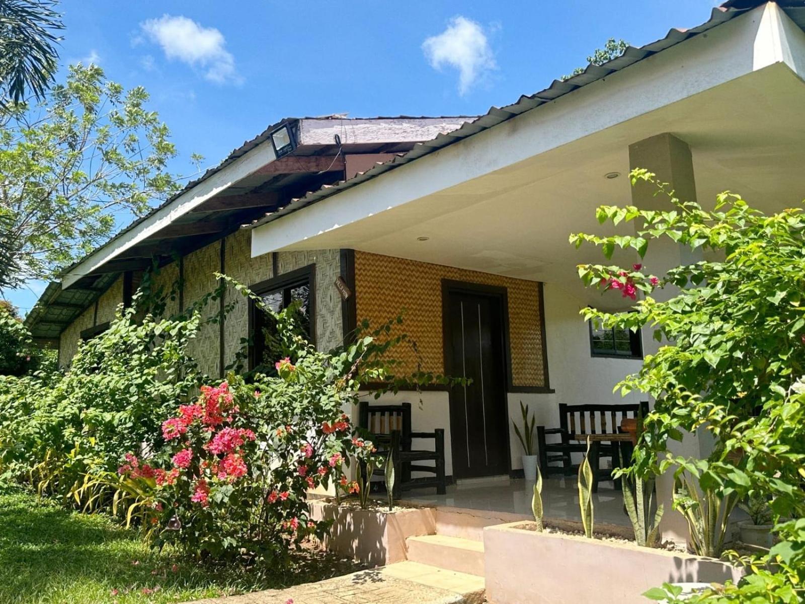 Banlaw Garden Resort 푸에르토프린세사 외부 사진
